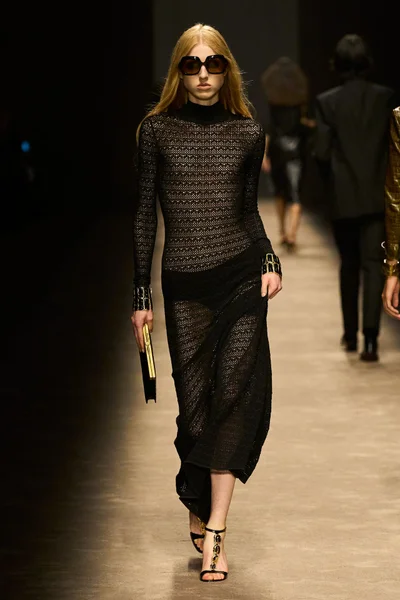 Look 12
